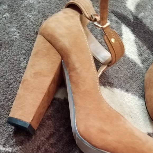 SOLD: Tan suede heels 6.5 - Picture 3 of 5